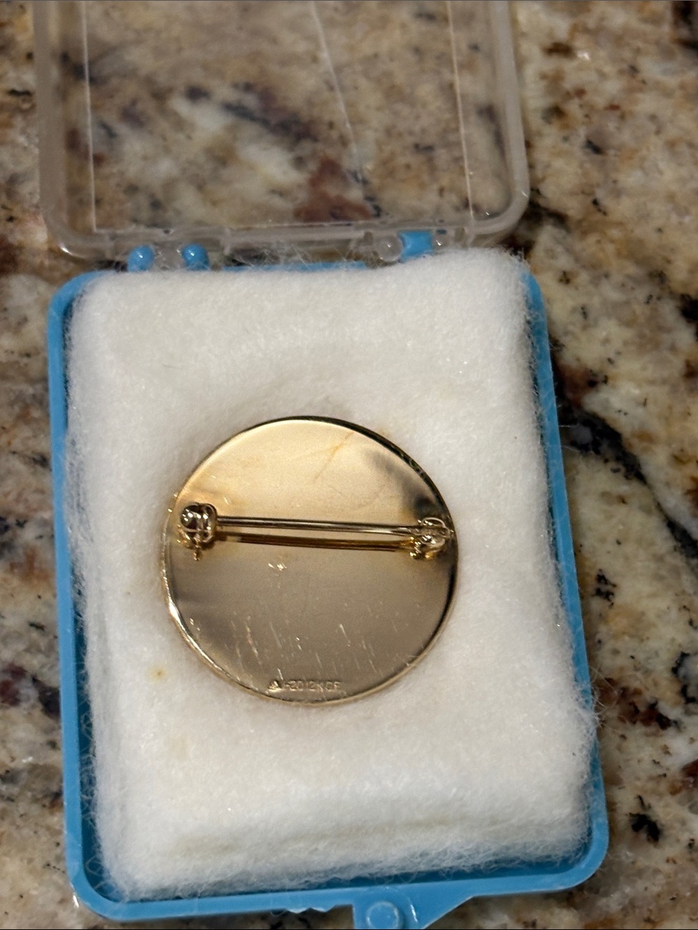 12k Gold Filled Griffin Pin - Picture 3 of 5